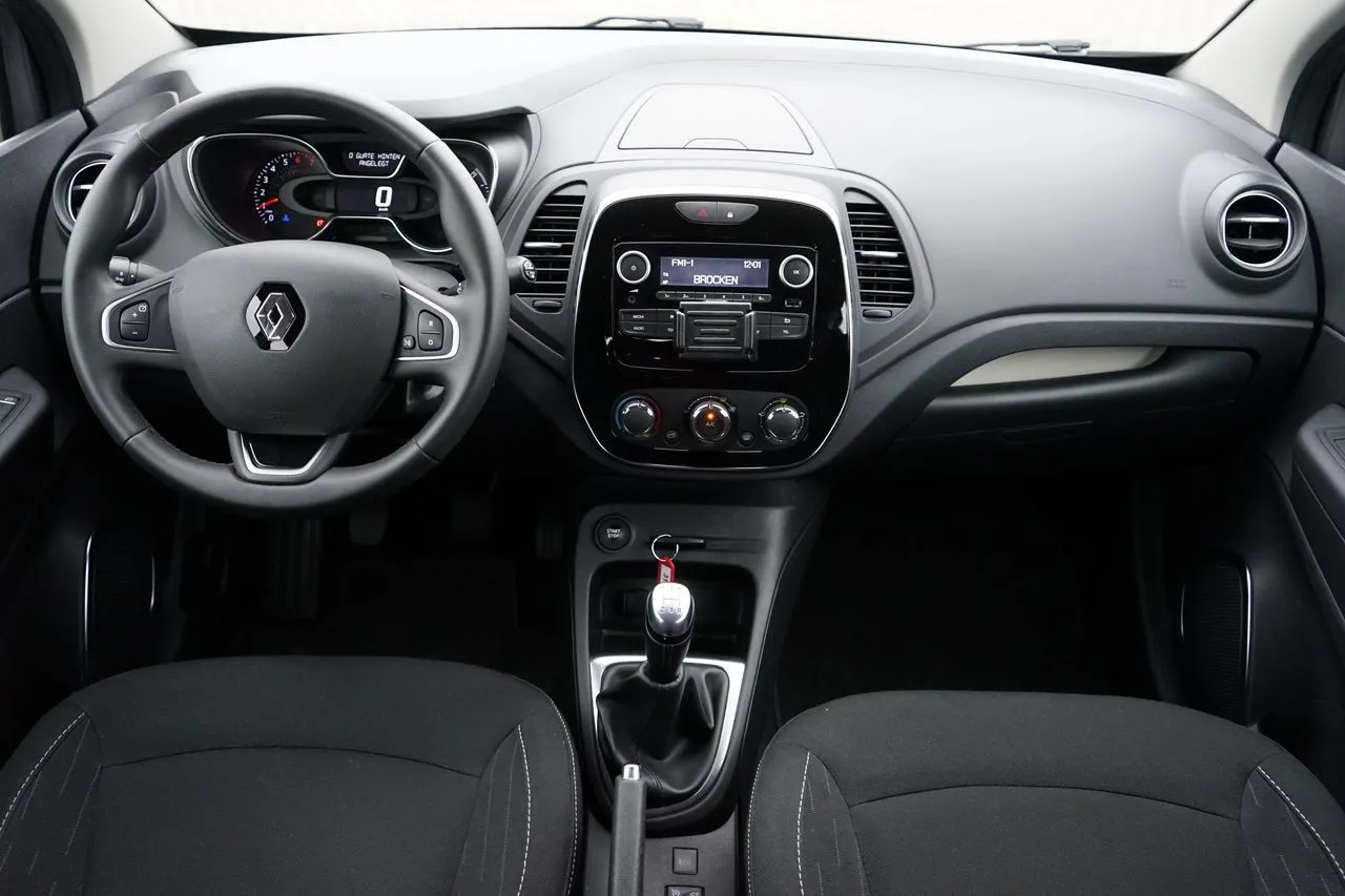 Renault Captur TCe 90 Limited...  Image 8