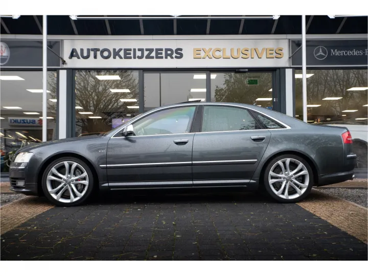 Audi S8 5.2 S8 quattro  Image 3