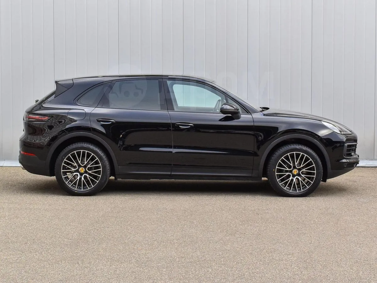 Porsche Cayenne Image 4