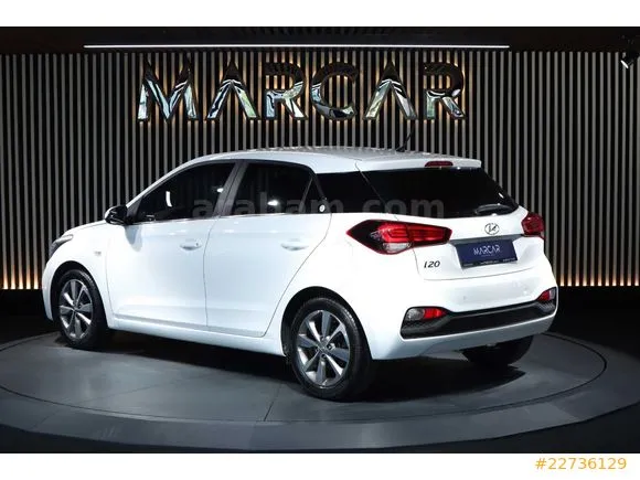 Hyundai i20 1.4 MPI Style Image 4